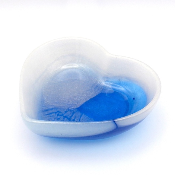 Heart Shaped Trinket Dish - Picture 4 of 6